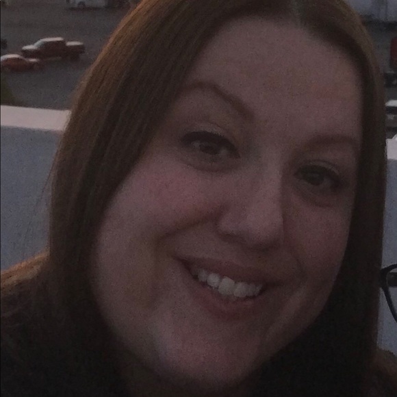 Meet your Posher, Tiffany - Picture 1 of 4